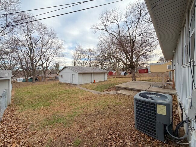 Building Photo - Westport Rd