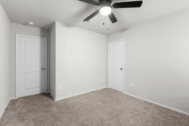 Building Photo - 8207 Amaryllis Ct