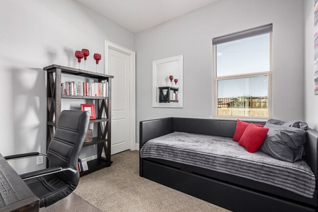 Building Photo - Your dream entertainer's home is here!