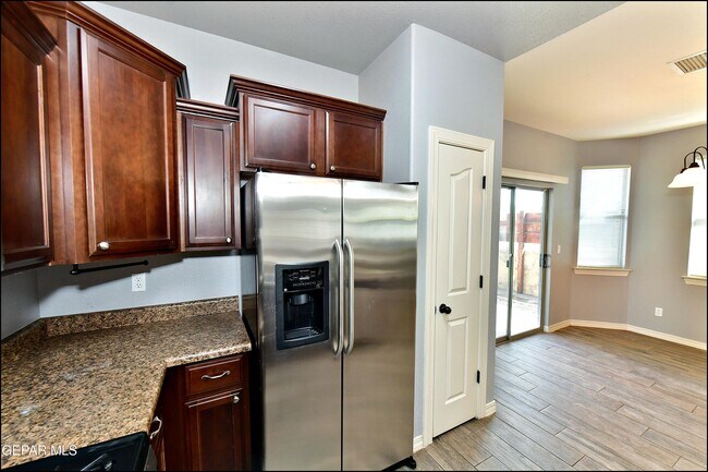 Building Photo - 12569 Wolf Berry Dr