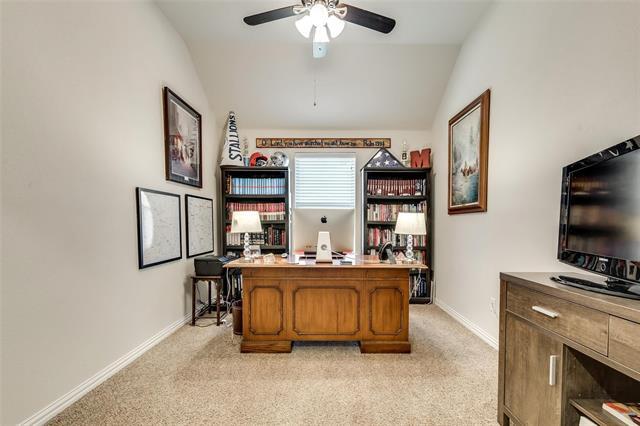 Building Photo - 1014 Somerset Cir