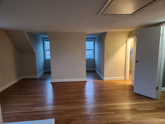 Building Photo - 9577 Shenandoah Dr