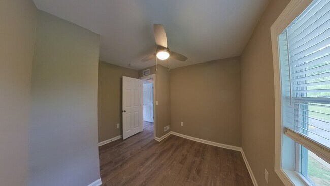 Building Photo - 2050 Nike Dr