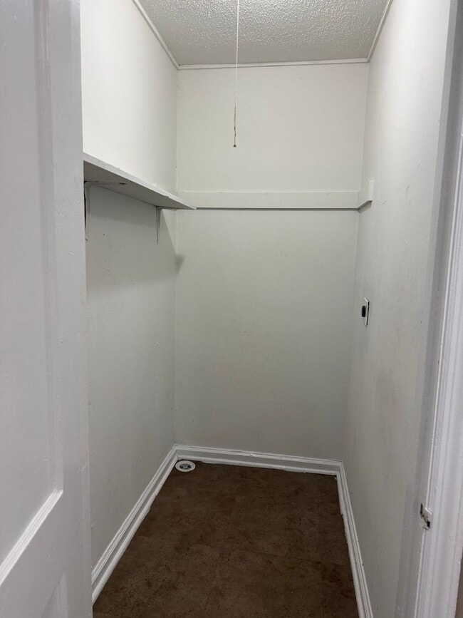 Building Photo - Nice 2 bedroom, 1 bath Duplex located in New River