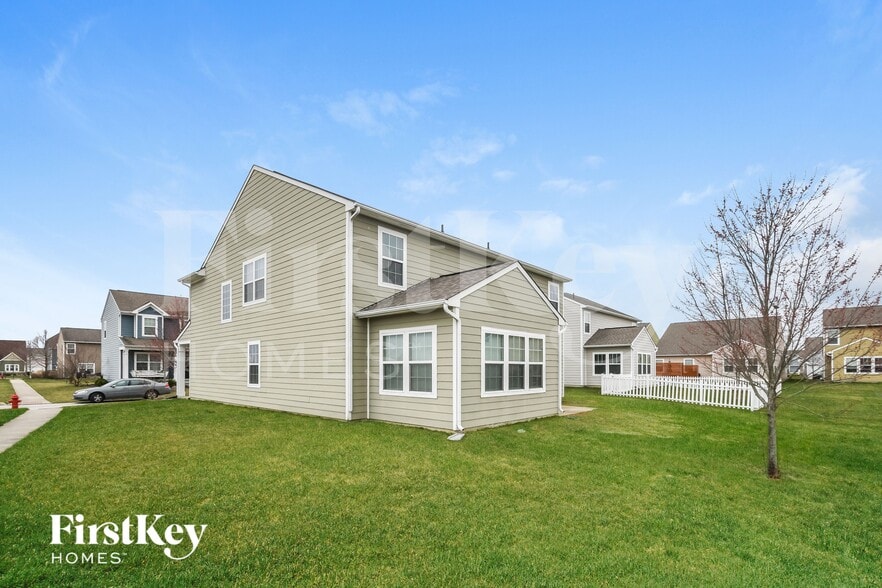 Building Photo - 5874 Crowley Pkwy