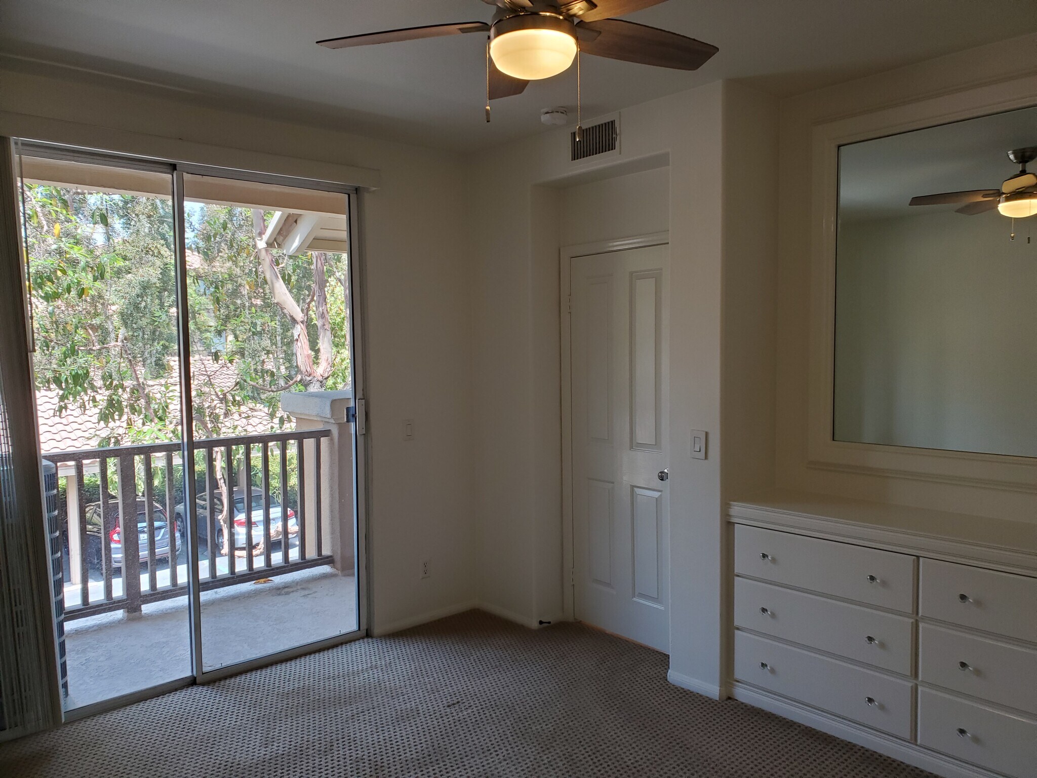 Building Photo - 2676 Dietrich Dr