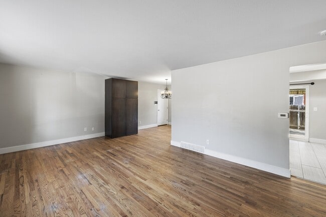 Building Photo - 1033 Turley Dr