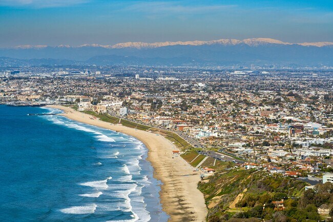 Building Photo - Cozy Redondo Beach Rental