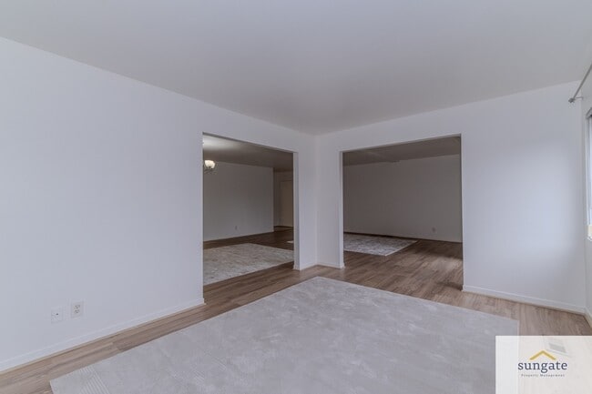 Building Photo - 35 Stonehenge Cir