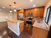 Building Photo - Beautiful 2 bedroom, 2 full bath condo in ...