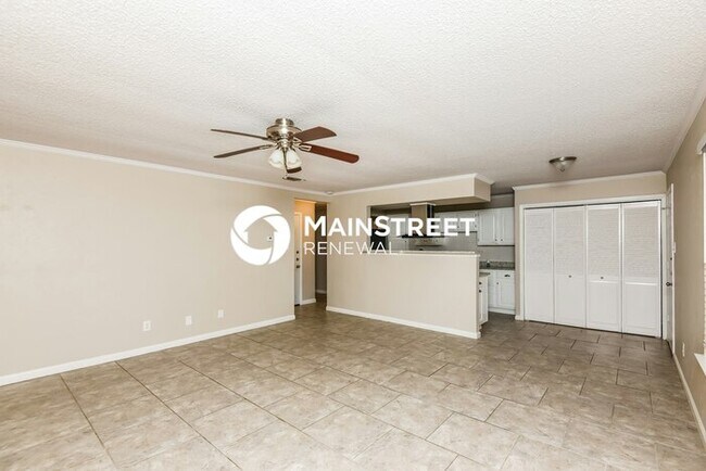 Building Photo - 3 Bedroom Pet-Friendly Home in Crowley, TX with Main Street Renewal