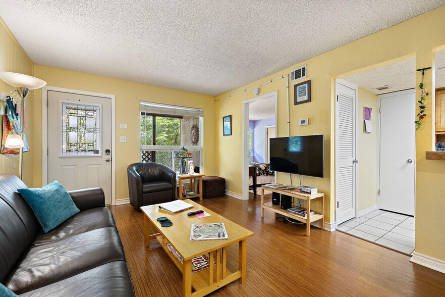 Building Photo - 2204 Trailside Dr