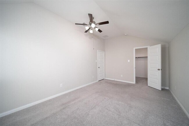 Building Photo - 4715 Hollow Tree Dr