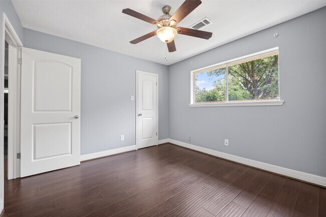 Building Photo - 7111 Halfpenny Rd