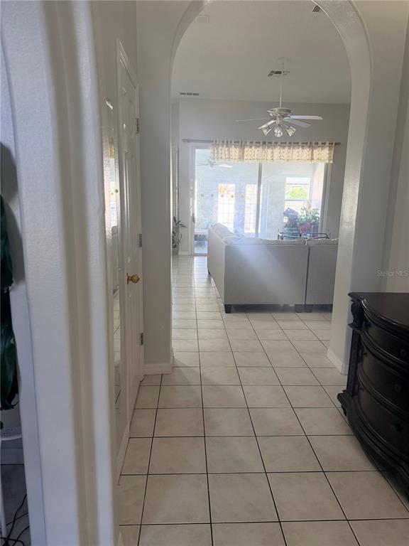 Building Photo - 2618 Hawthorne Ln