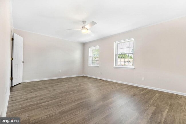 Building Photo - 303 Kidwelly Ct