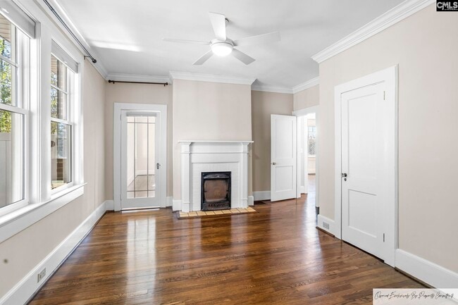 Building Photo - 1701 Pinewood Dr