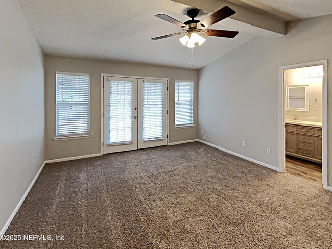 Building Photo - 4400 Apple Tree Pl