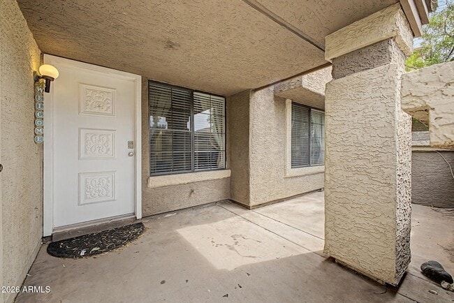 Building Photo - 1905 E University Dr