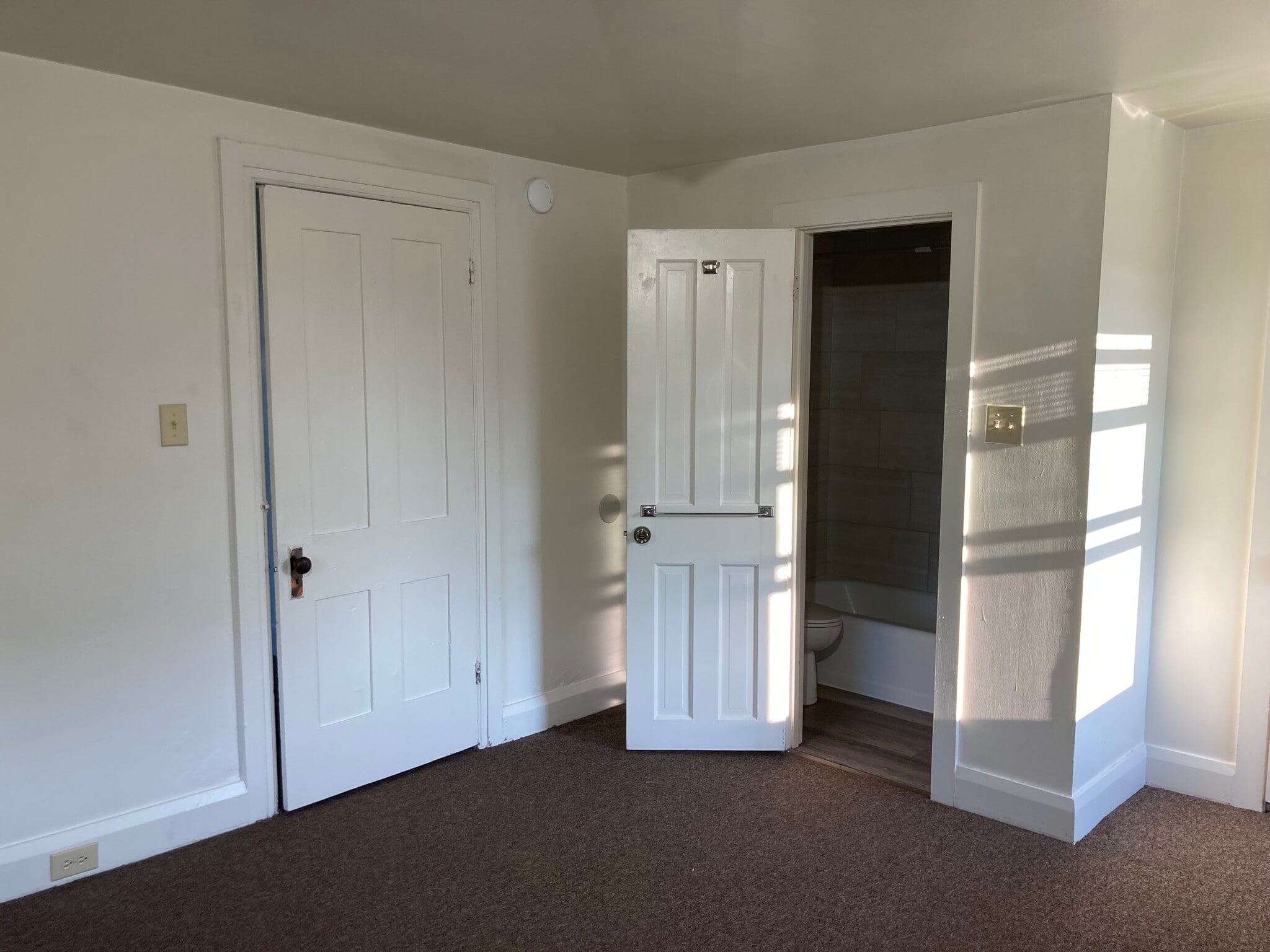 Building Photo - 600 Broad St