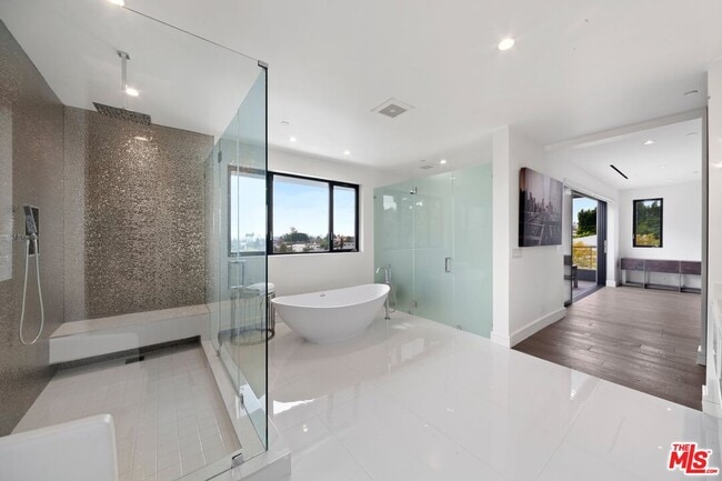 Building Photo - 2030 Talmadge St