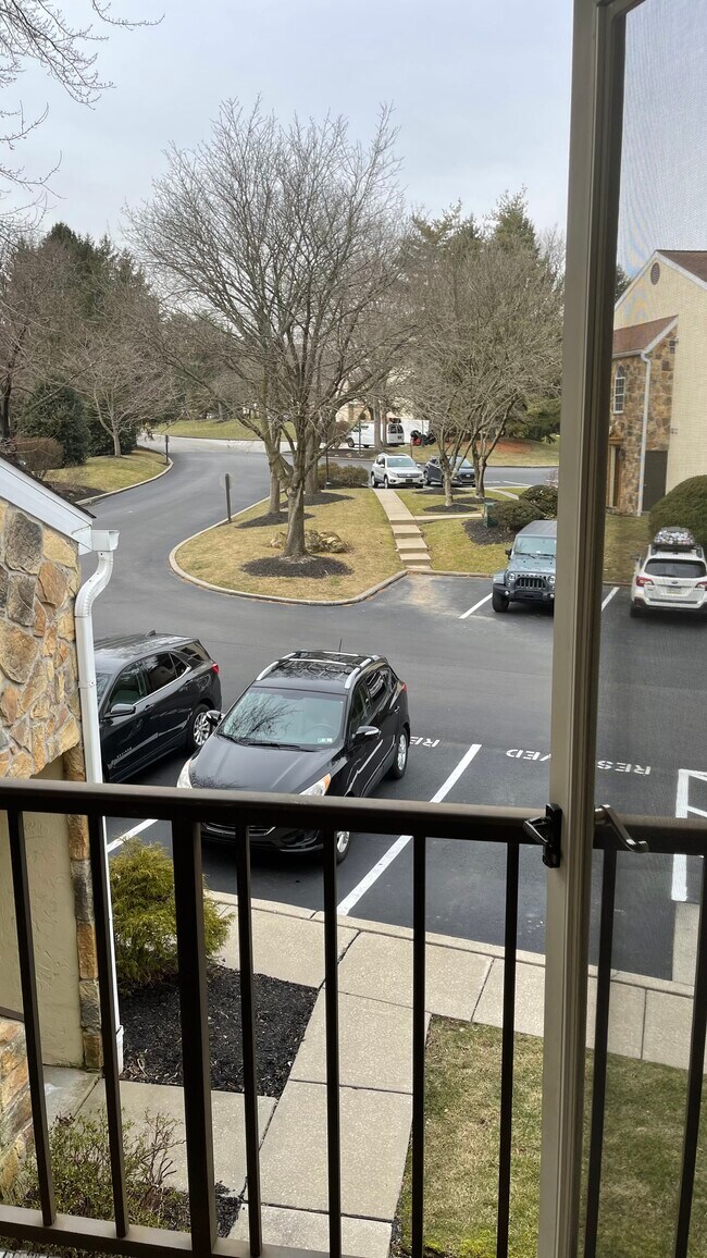 Building Photo - 280 Valley Stream Ln