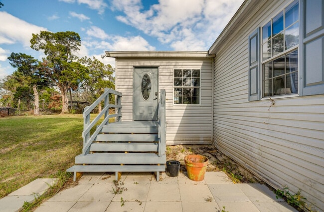 Building Photo - 6651 SE Co Rd 337