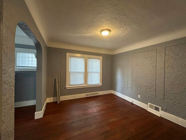 Building Photo - 16930 Santa Rosa Dr