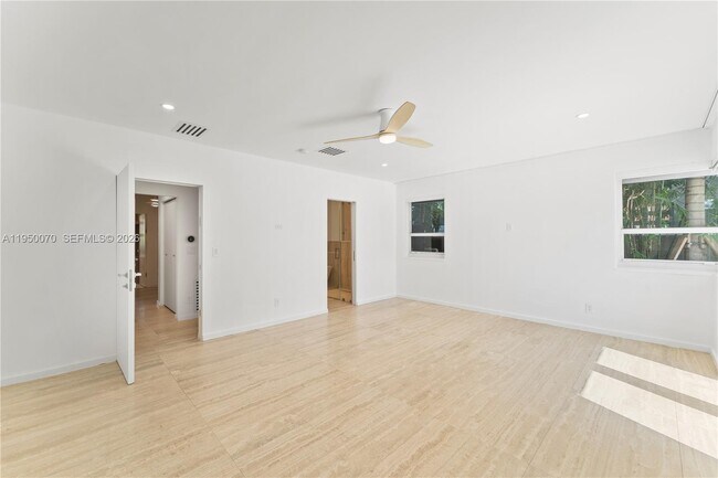 Building Photo - 1250 NE 87th St