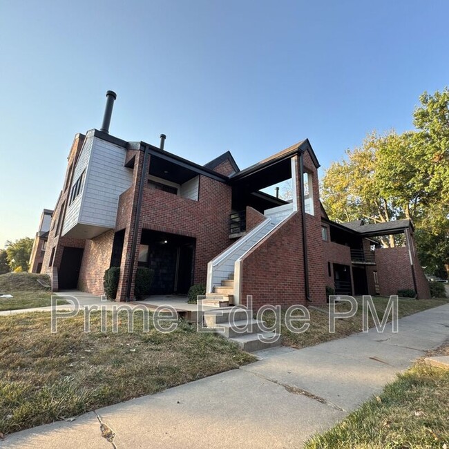 Building Photo - 1801 Ridgehaven Ct