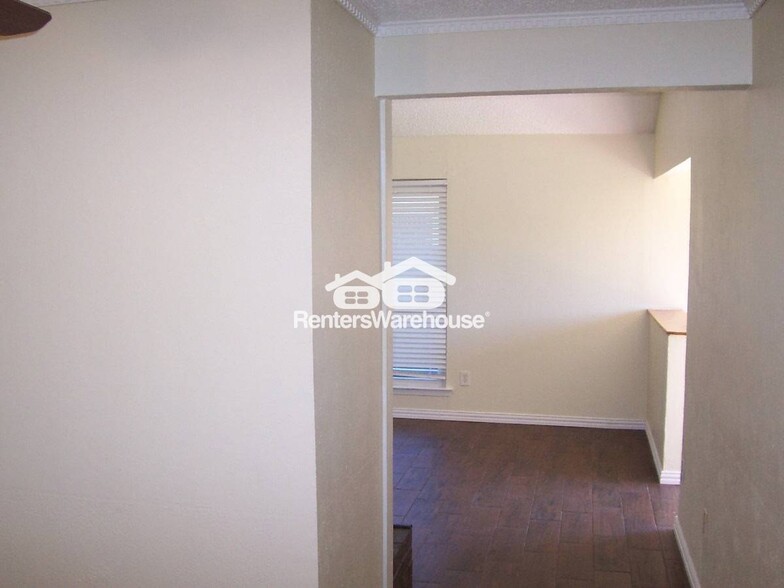 Building Photo - 1120 Southwestern Dr