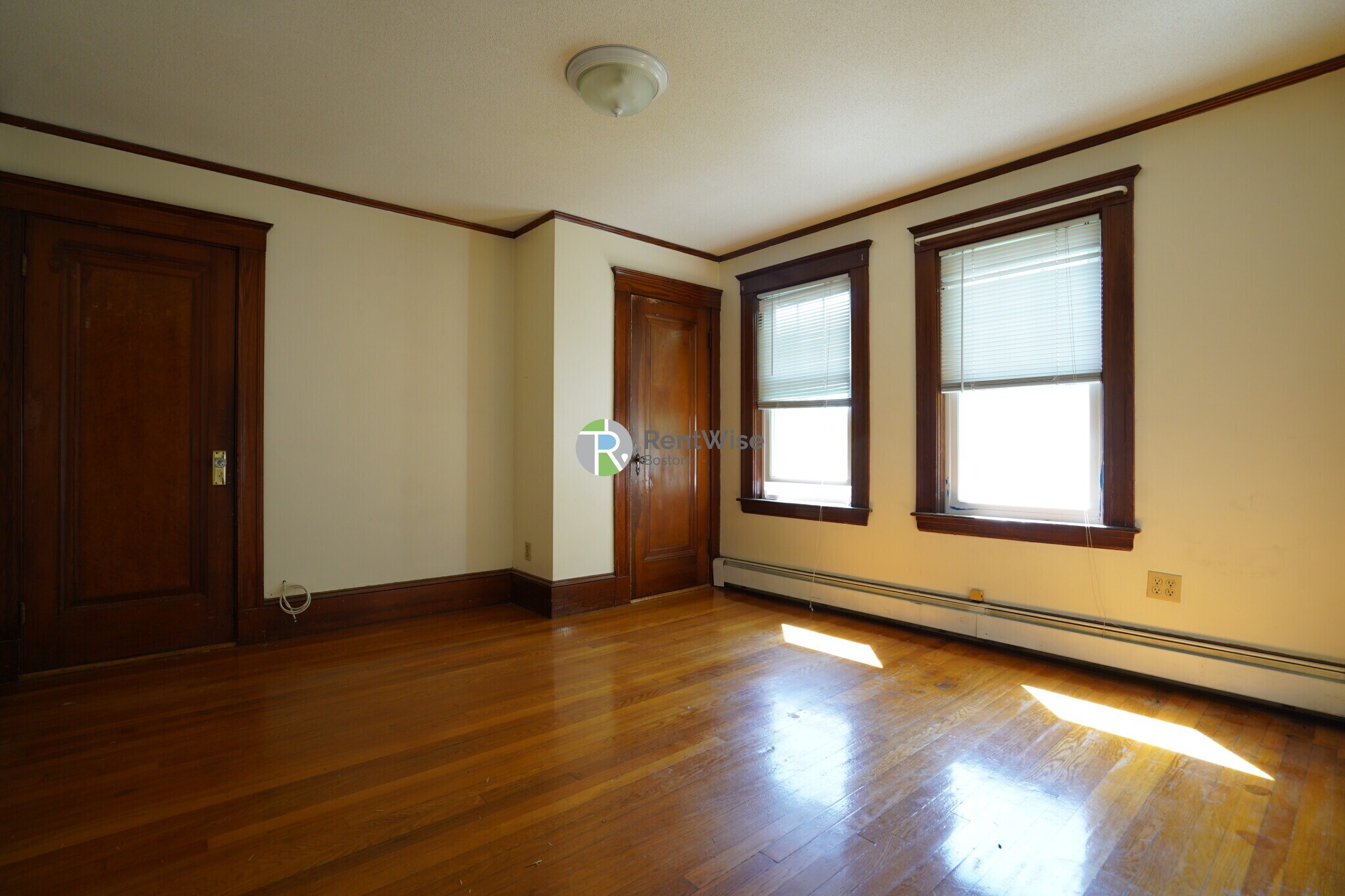 Building Photo - 467 Washington St