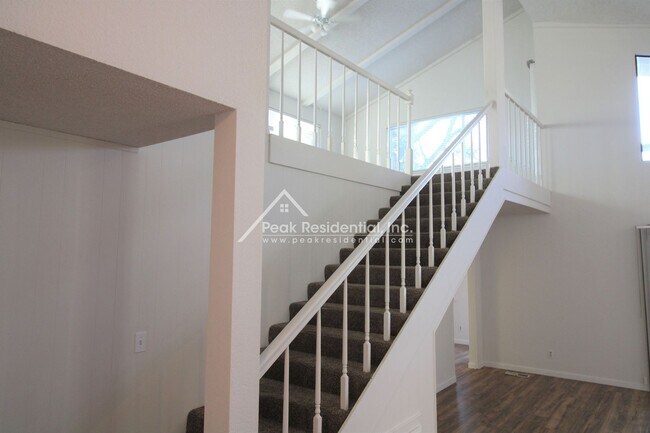 Building Photo - 9344 Winding Oak Dr