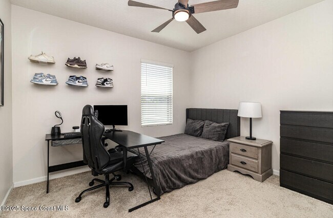 Building Photo - 7389 Tourmaline Dr