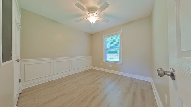 Building Photo - 317 Springwood Cir