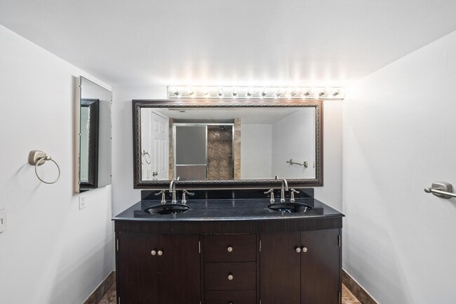 Building Photo - 3200 S Ocean Blvd