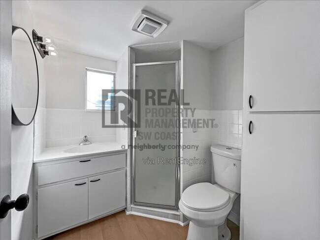 Building Photo - 8025 Roy Dr