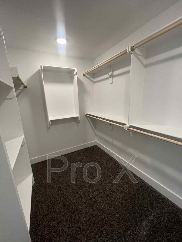 Building Photo - 1601 White Oak Dr