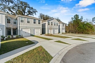 Building Photo - 5893-A Creekside Crossing Unit