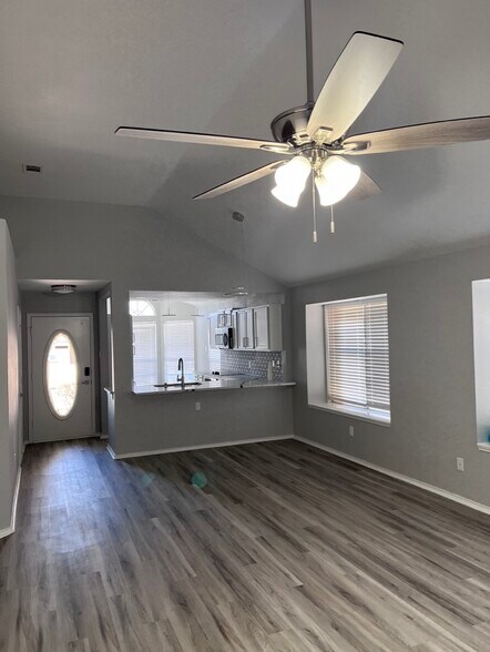 Building Photo - 6820 Douglas Creek