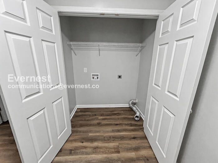 Building Photo - 4095 Robin Cir