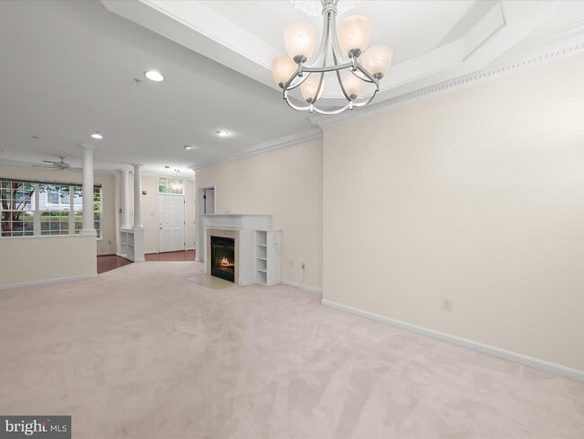 Building Photo - 10713 Symphony Way