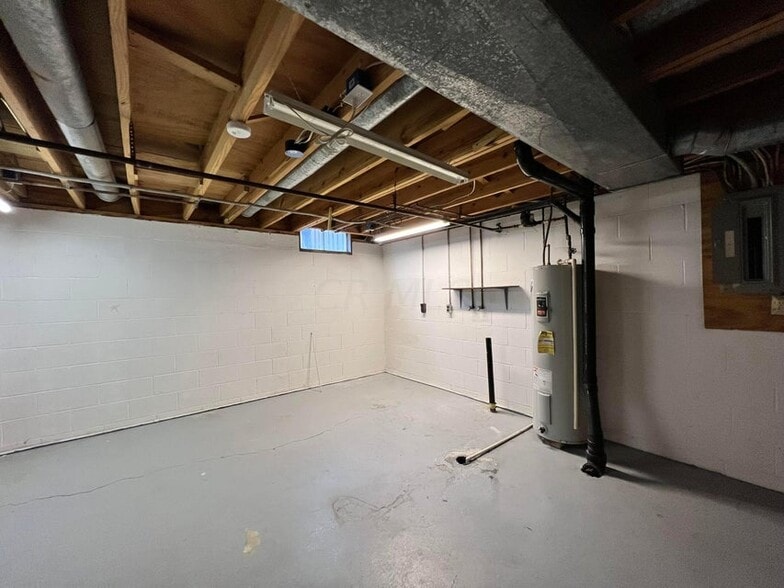 Building Photo - 5372 Portland St