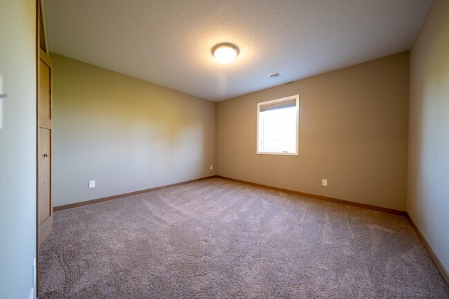 Building Photo - 1419 Palisade Path