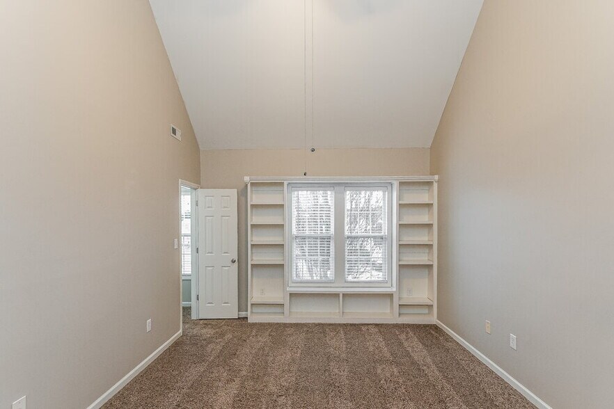 Building Photo - 1433 East Stone Arch Drive