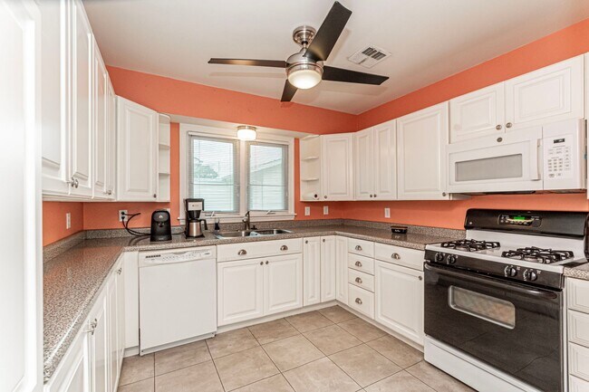 Building Photo - 1113 NW 3rd St