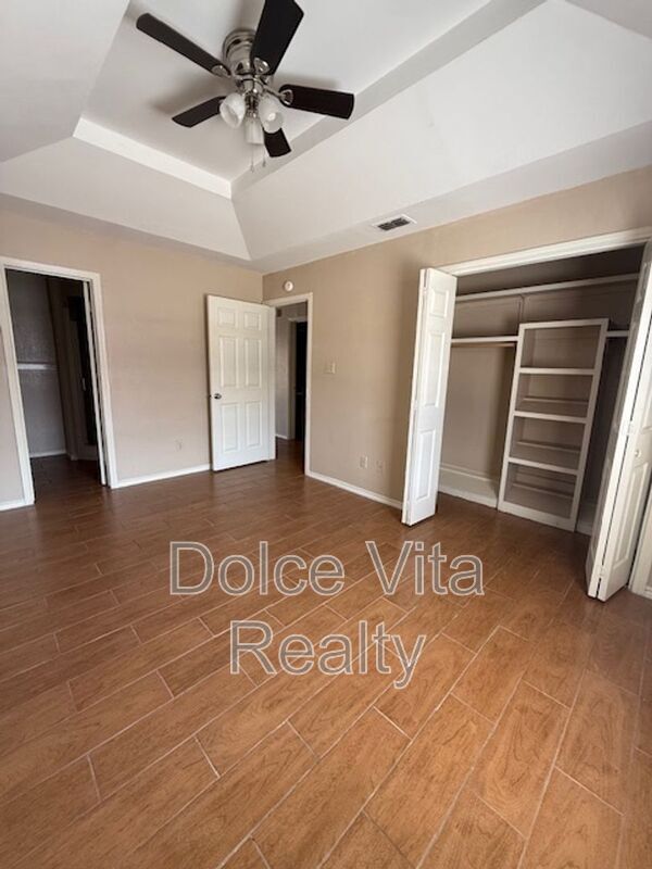 Building Photo - 4105 N 24th Ln