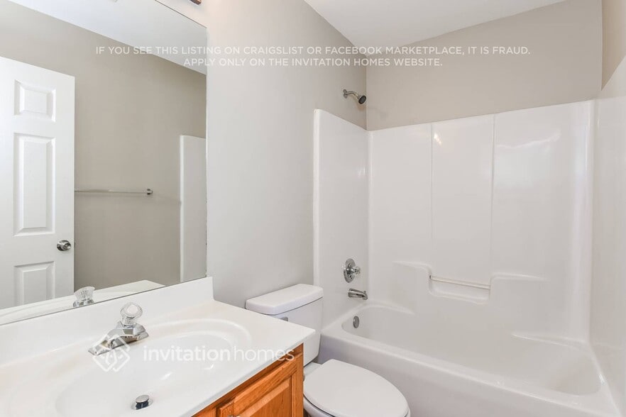 Building Photo - 7555 Golden Sands Dr