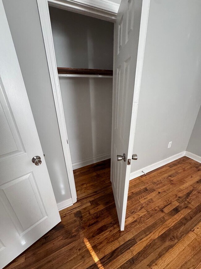 Building Photo - Completely renovated 2 bedroom  cabin