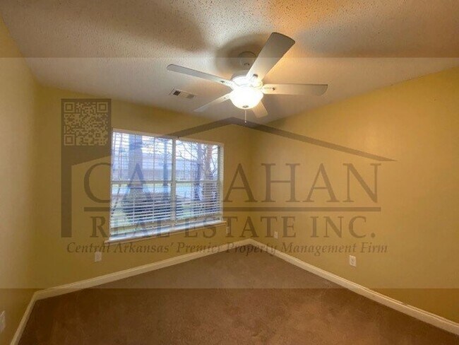 Building Photo - Cabot 3 bedroom with extra garage